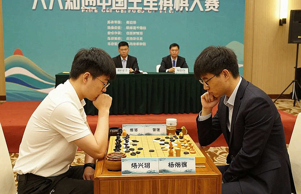 Kostya Kavutskiy gia nhập FritzTrainer: Canh bạc bản sắc của ChessBase