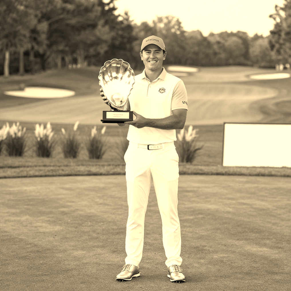 Rory McIlroy đánh eagle, còn cách ngôi đầu hai gậy trước vòng cuối BMW PGA Championship